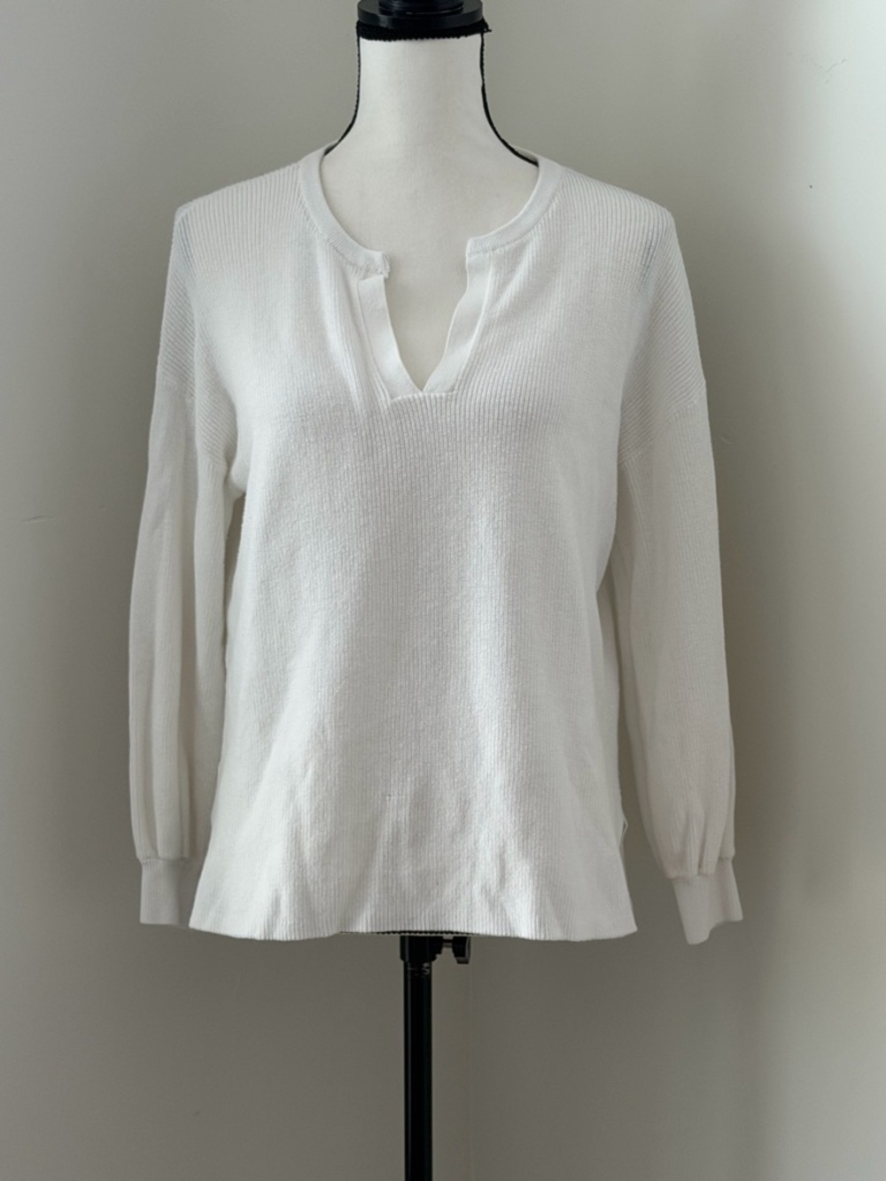 LOFT White Long Sleeve V-Notch Knit Top